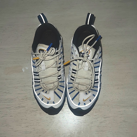 Nike Shoes - Nike AirMax